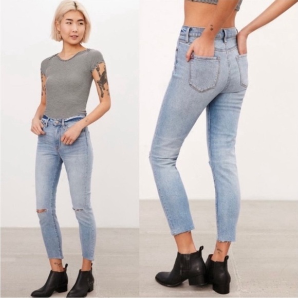 NWT BDG Crop Twig High Rise Distressed Jeans size 28 - Picture 1 of 6